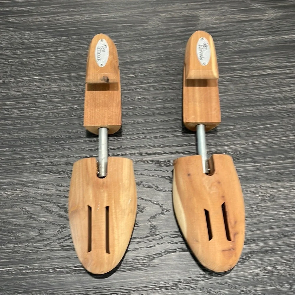ALLEN EDMONDS CEDAR WOOD SHOE TREE SIZE M-L - Picture 2 of 6